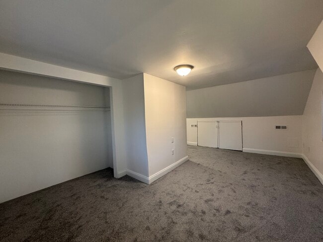 Building Photo - 515 Chapel St