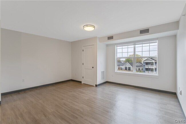 Building Photo - 15 Loso Dr