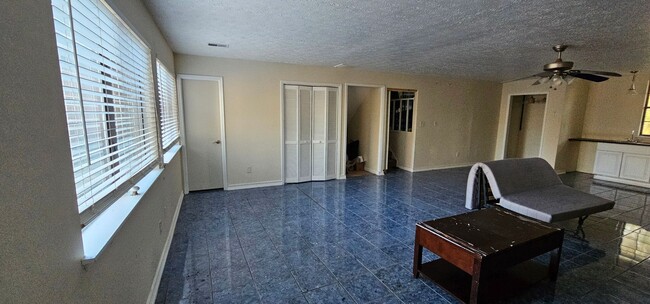 Building Photo - Three Bedroom, Three Bath Home Available w...