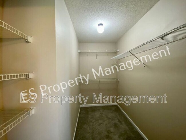 Building Photo - 8415 Ash Grove Dr
