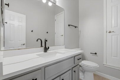 Building Photo - Updated 3-Bed Condo with Scenic Views & Cozy Fireplace