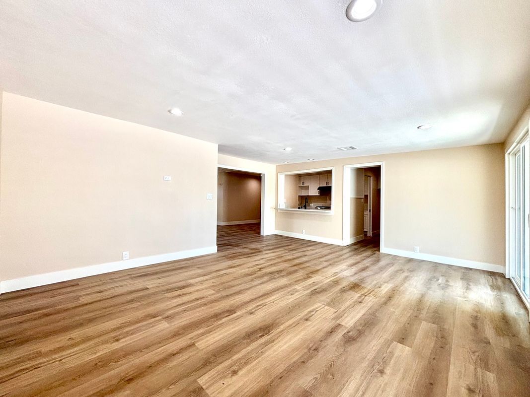 Building Photo - 2013 Victoria