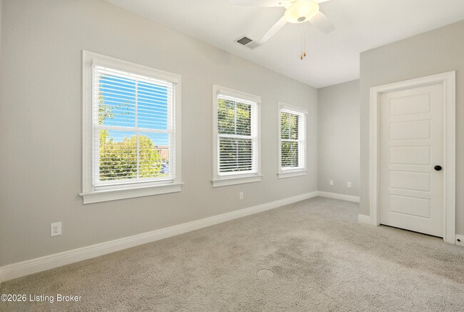 Building Photo - 10910 Kings Crown Dr