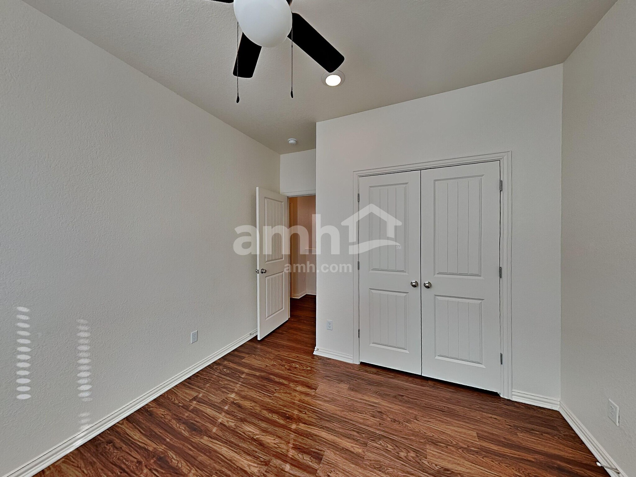 Building Photo - 2722 Lillybrook Ln