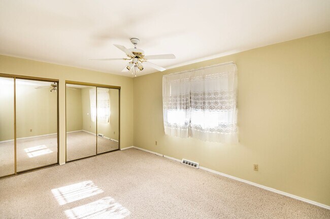 Building Photo - Beautiful 4 Bedroom 3 Bathroom South County Home