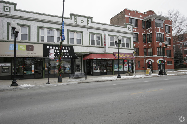 Building Photo - 4635-4639 N Damen Ave