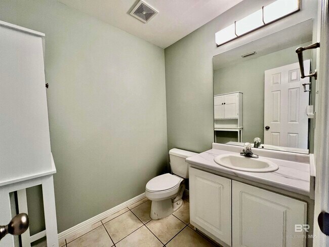 Building Photo - 444 Clubhouse Dr