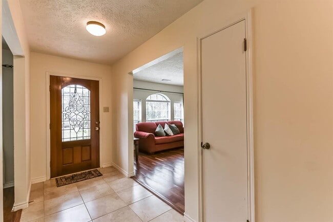 Building Photo - 22314 Rangeview Dr
