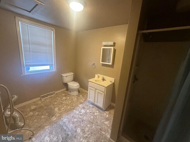 Building Photo - 2669 N Sherman St