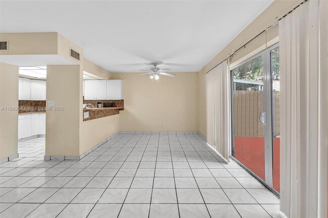 Building Photo - 3750 SW 60th Terrace