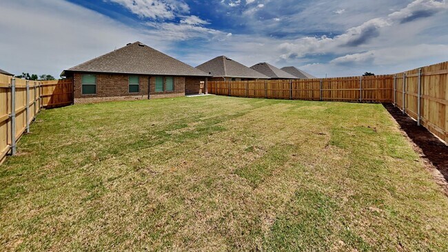 Building Photo - Luxury BRAND NEW 3 Bedroom 2 Bathroom Home...