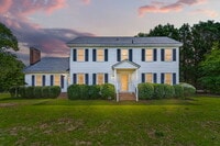 Building Photo - 636 N Wilkinson Dr