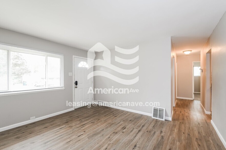 Building Photo - 137 Glen Garry Rd