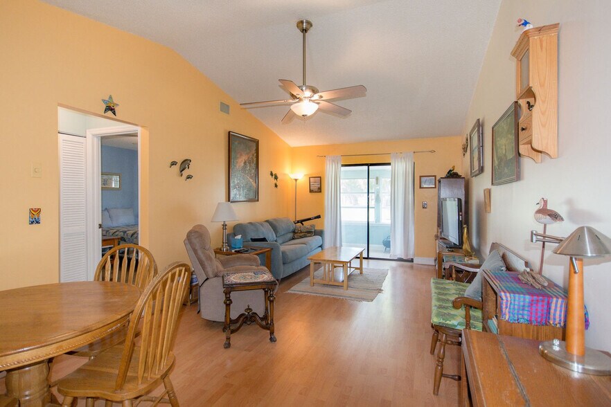 Primary Photo - 1152 Fairvilla Dr