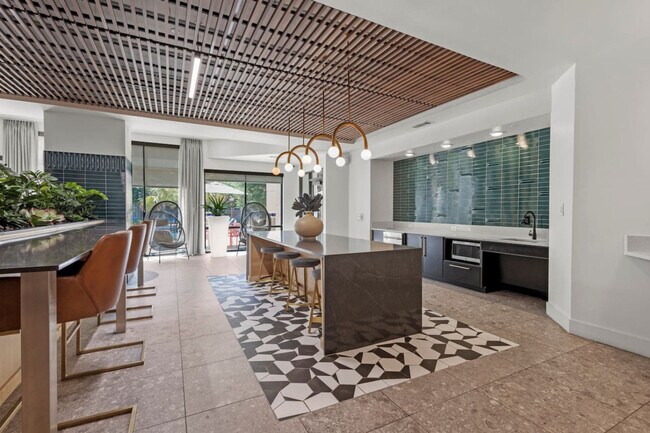 Building Photo - 8122 Midtown Blvd