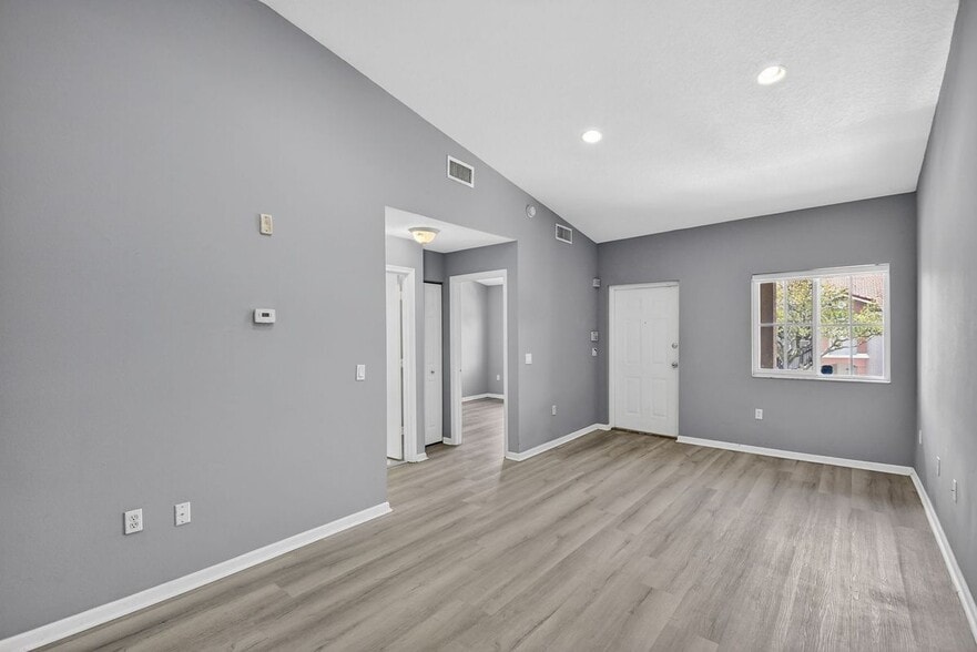 Building Photo - 3790 N Jog Rd
