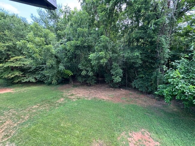 Building Photo - Renovated 3 Bedroom/2 Bath Home