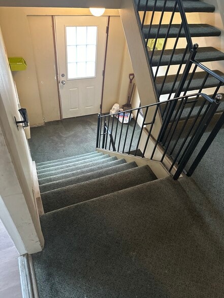 Building Photo - 2008 Military St