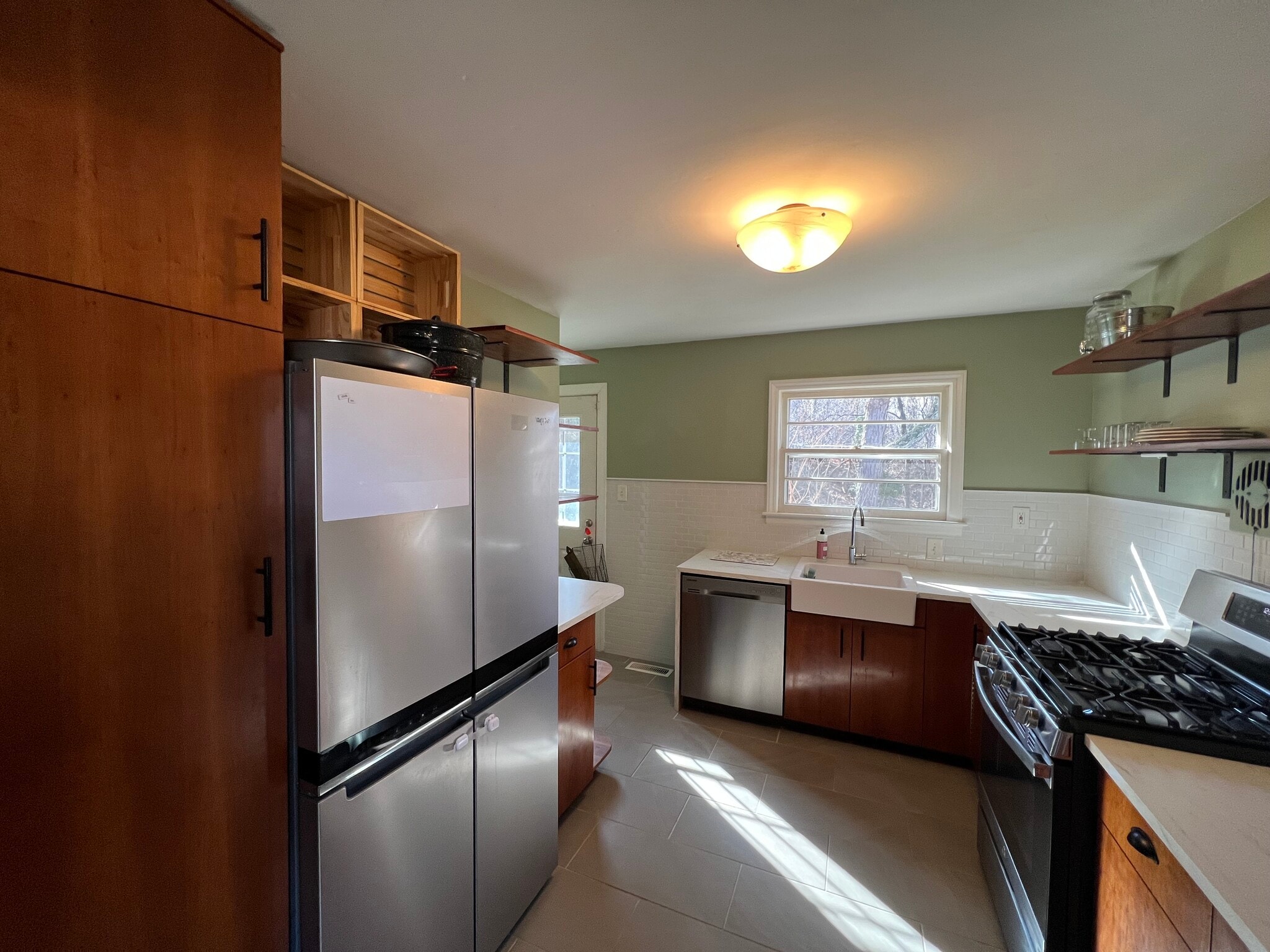 Building Photo - 140 Cree Dr