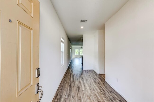 Building Photo - 7420 Tonka Ln