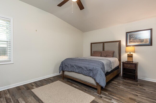 Building Photo - 65 Cleer Ave