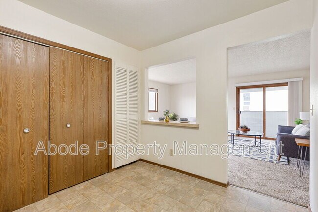 Building Photo - 1418 Emery Ct