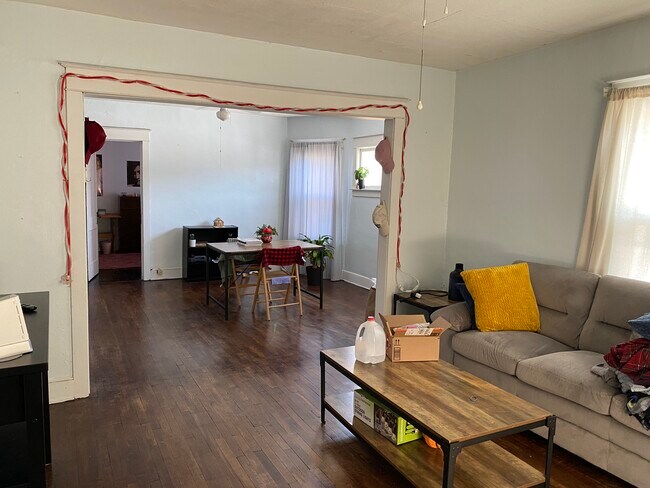 Building Photo - 160 Seminary Ave