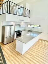 Building Photo - 10839 Kling St