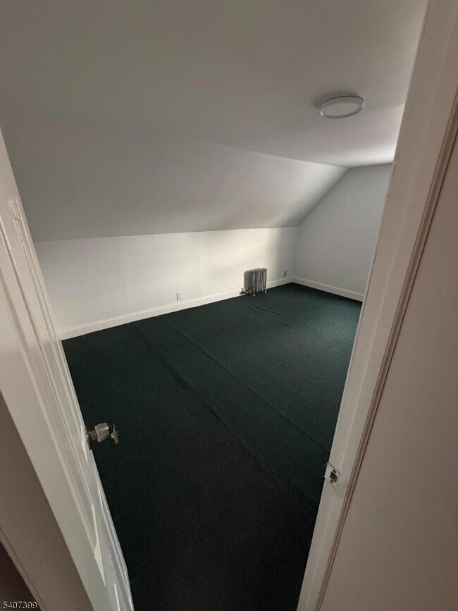 Building Photo - 28 Reid St