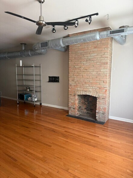 Building Photo - 137 S 15th St