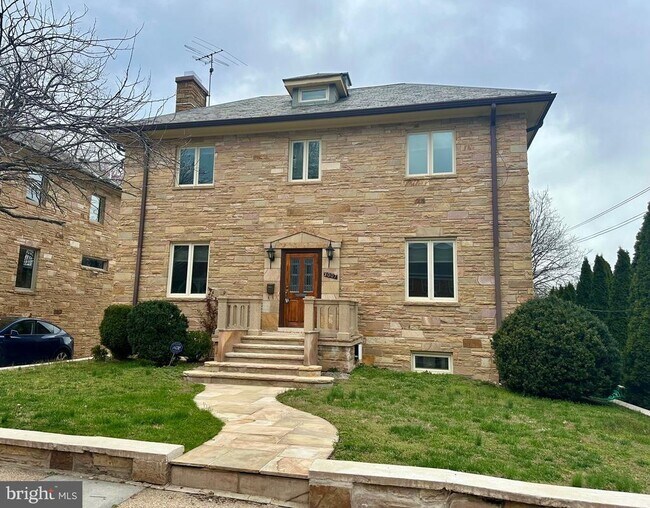 Building Photo - 3007 Oliver St NW