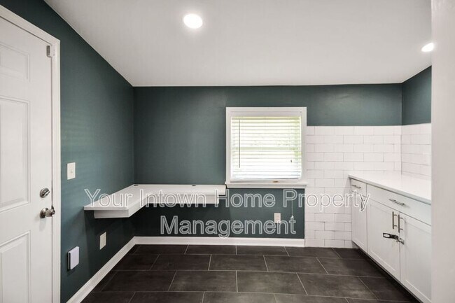 Building Photo - 959 Dill Ave SW