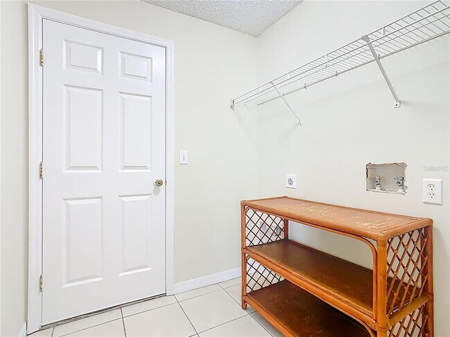 Building Photo - 313 Drum Ln