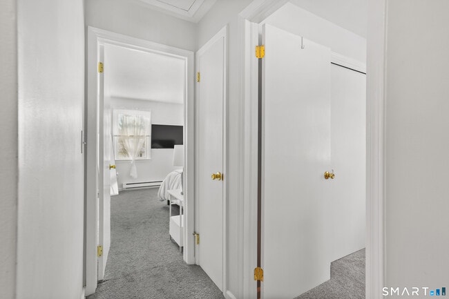 Building Photo - 215 York Rd