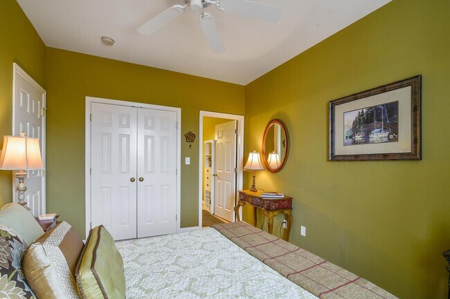 Building Photo - Enjoy coastal living in this Rehoboth Beac...