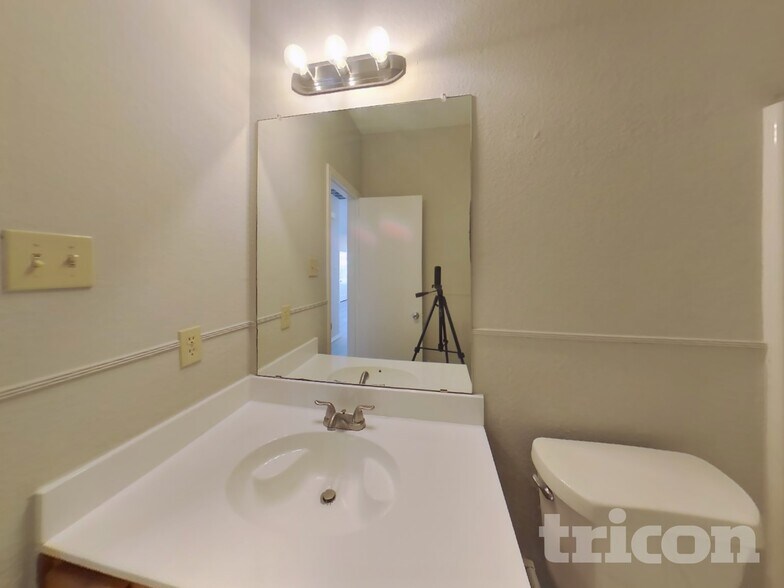 Building Photo - 1135 Colbert Ln