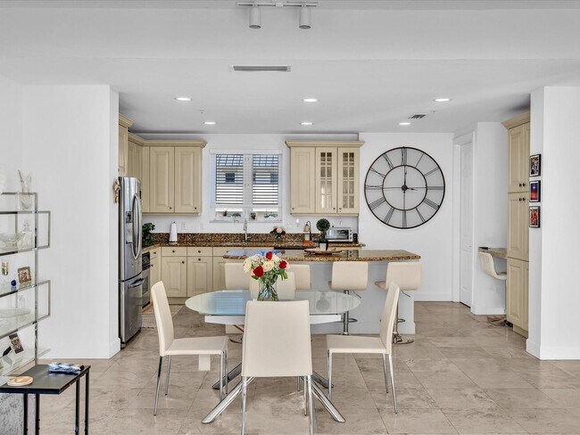 Building Photo - 1801 Coral Heights Blvd