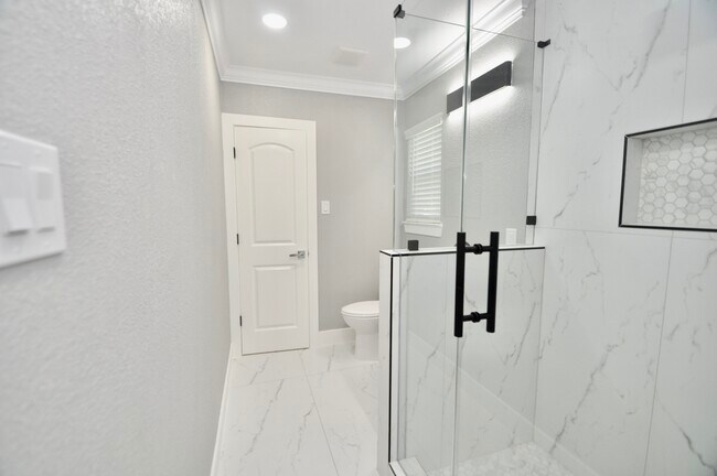 Building Photo - 7238 Evans St