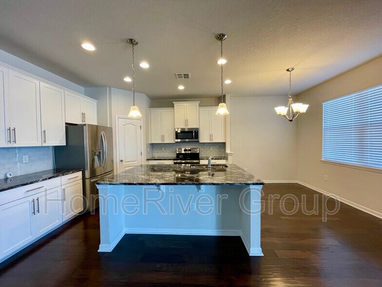 Building Photo - 11310 Leland Groves Dr