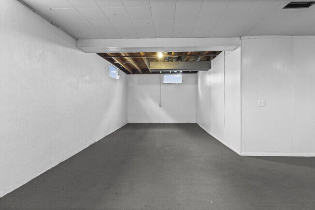 Building Photo - 2615 Flamingo Dr