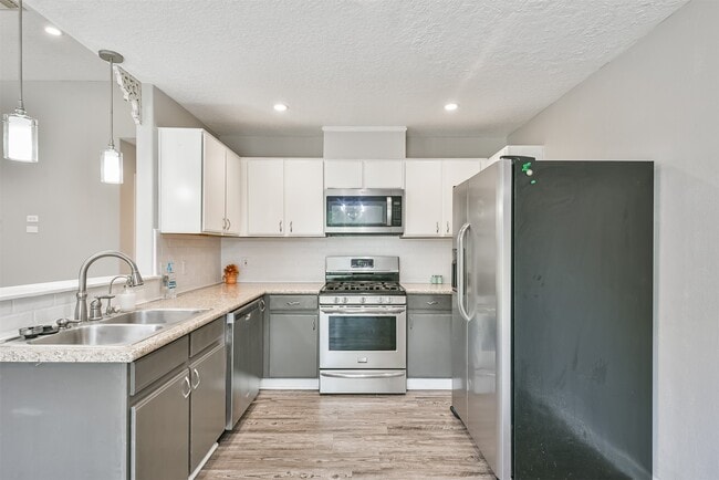 Building Photo - 5703 Alpine Heights Dr