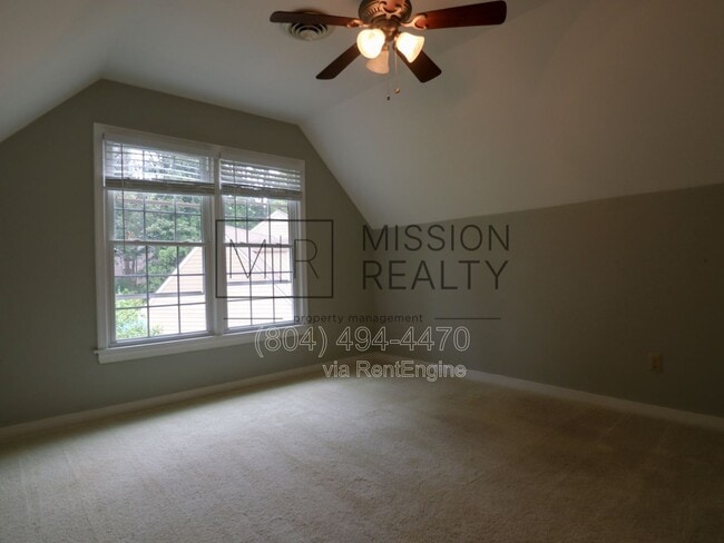 Building Photo - 4600 Cedar Cliff Rd