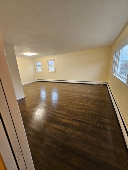 Building Photo - 47 Brighton Ter