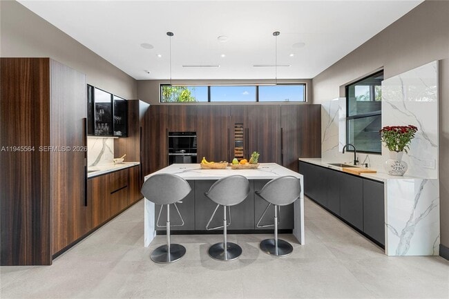 Building Photo - 12911 Oleander Rd