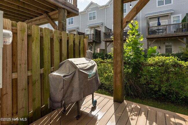 Building Photo - 3644 Watch Hill Way