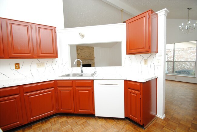 Building Photo - 16311 La Luna Dr