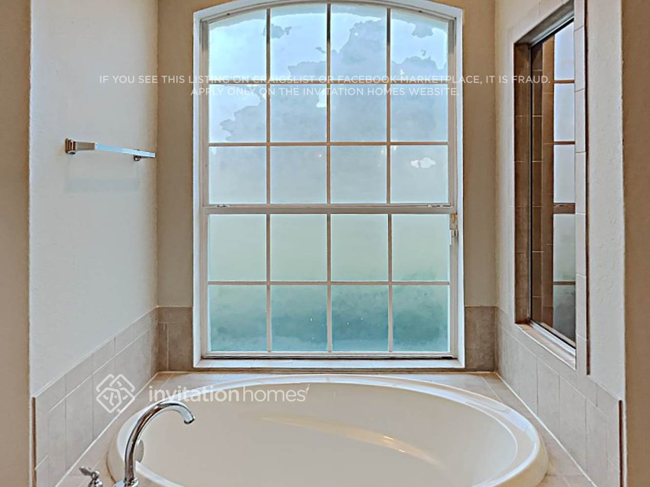 Building Photo - 6895 Bushnell Dr