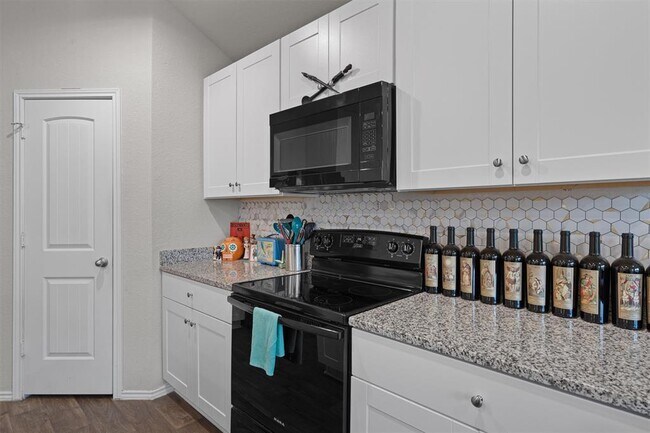 Building Photo - 12701 Brahmin Dr