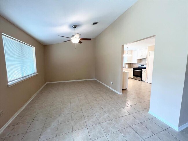 Building Photo - 10530 Sagebluff Dr