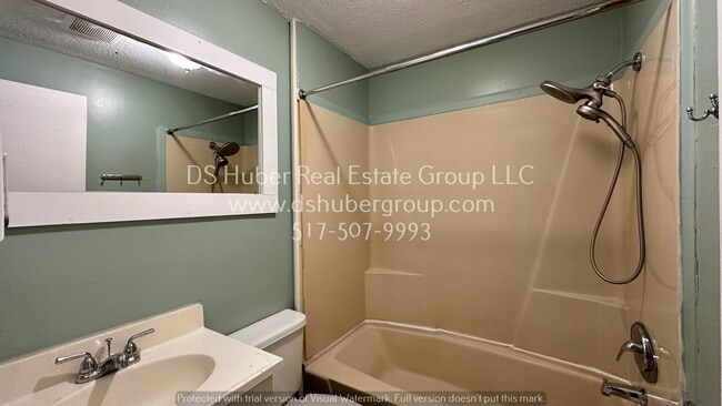 Building Photo - 1216 Victoria Dr